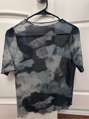 Sheer Cloud-Print Short Sleeve Top in Gray and Black